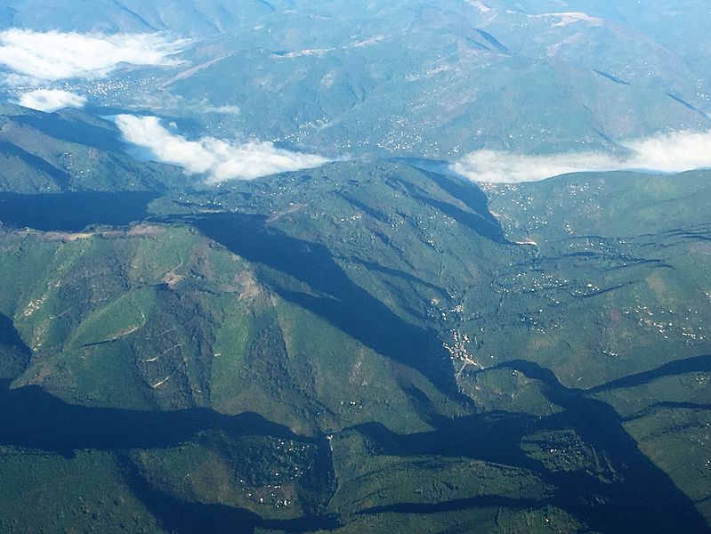 File:Balkan Mountains IMG 3105 Bakyovska river valley.jpg