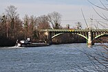 Barges on the river Seine in Rueil-Malmaison 002.JPG