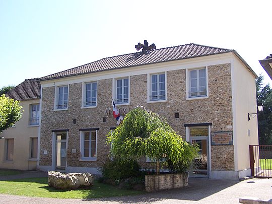 The town hall in Bazainville