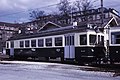 Be 4/4 26 à l'ancienne gare de Lausanne-Chauderon en 1975 portant l'ancienne livrée vert foncé en bas et crème en haut.