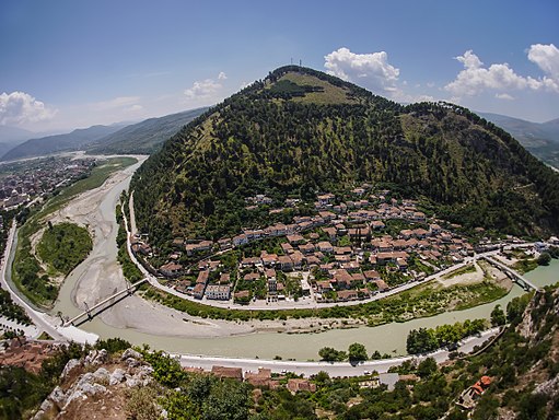 Berat: Blick von der Burg westwärts auf Gorica (UNESCO-Welterbe in Albanien)