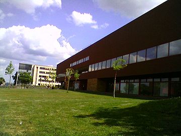 File:Bibliothèque_universitaire_Le_mans.jpg