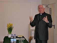 Archbishop Franz Lackner OFM Bischof Lackner im Akademischen Gymnasium Graz, 16.4.2007.jpg