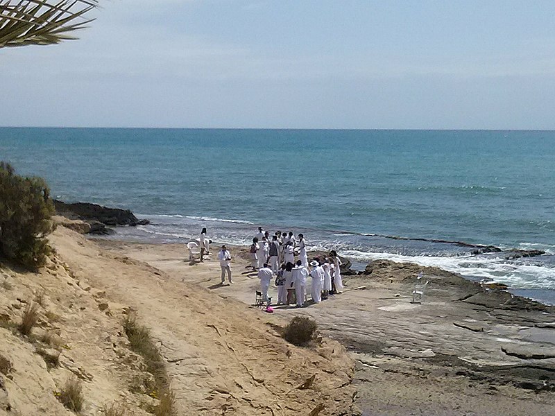 File:Boda ibicenca en la cala cantalar del cabo de las huertas.jpg