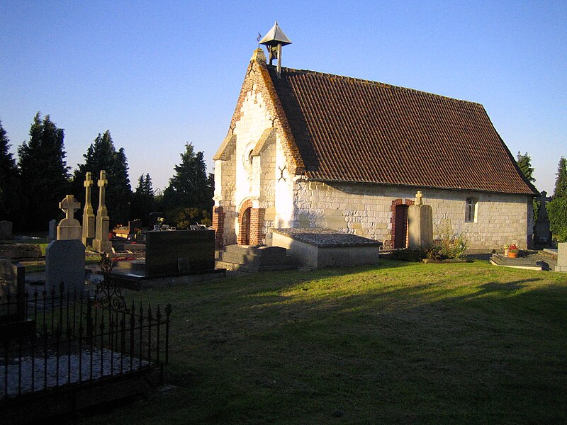 File:Bovelles chapelle du cimetière (vue du Sud-Ouest) 2.jpg