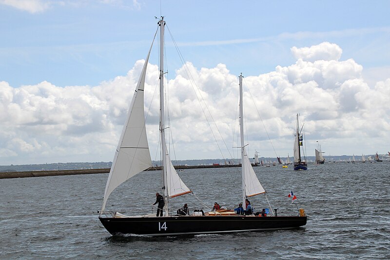 File:Brest 2012 PenDuick II.JPG