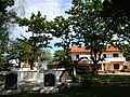 Government offices, Mariano Llanera monument