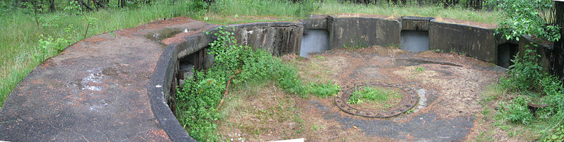 File:Cannon yard of Tahkuna coastal battery 11.jpg