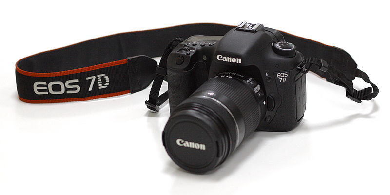 File:Canon EOS 7D front 07.jpg