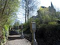 Celles, le chemin de croix en pierre.