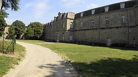 Château des Célestins vue de l'entrée principale.JPG