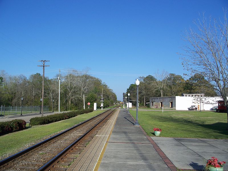 File:Chipley tracks in front of Amtrak01.jpg