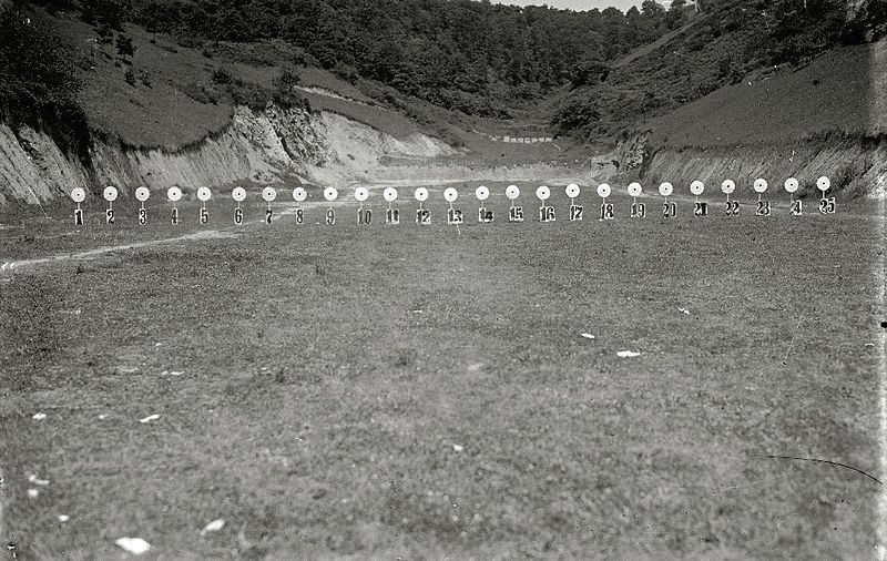 File:Competición de tiro al blanco en el Campo de Tiro Nacional (1 de 4) - Fondo Car-Kutxa Fototeka.jpg
