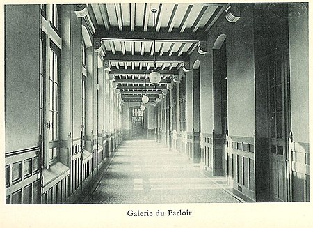 Couloir-lycée-Molière.jpg