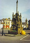 Alun-Alun, Burgh Cross