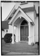 DETAIL SHOWING SOUTHWEST ENTRANCE AND PORCH - Christ Episcopal Church and Parish House, 302 West Third Street, South Pittsburg, Marion County, TN HABS TENN,58-SPITBU,1-6.tif