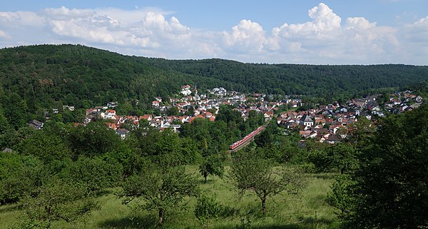 DB class 423 as S2 heading for Niedernhausen passing Hofheim-Lorsbach