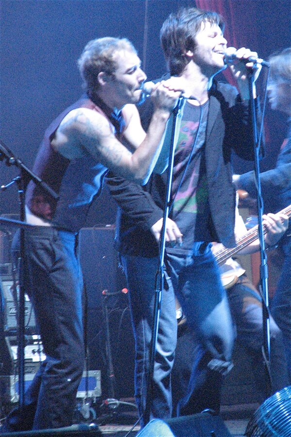 Daniel Johns and Bernard Fanning performing on the Across the Great Divide tour in Sydney.