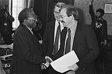 Archbishop Desmond Tutu and dr. Jan Nico Scholten Desmond Tutu met J. N. Scholten (CDA) en Relus ter Beek (PvdA) in de Tweede Kame, Bestanddeelnr 931-3832.jpg