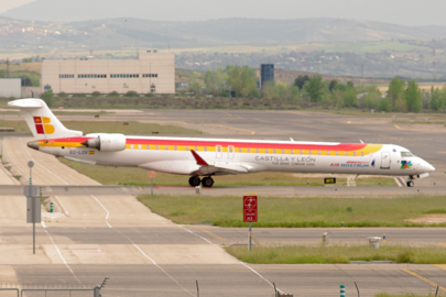 Canadair CRJ-1000, EC-LOV