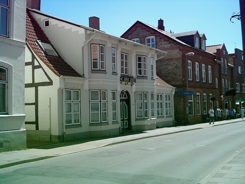 File:Eckernfoerde - Altstadt 2 - Juni 2005.jpg