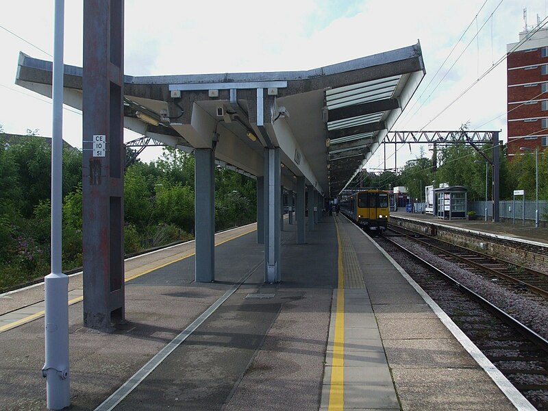 File:Enfield Town stn platform 2 northbound.JPG