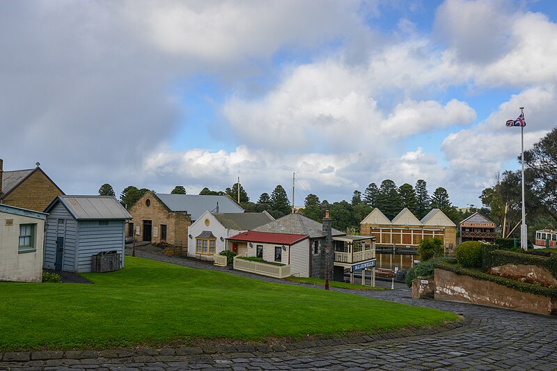 File:Flagstaff Hill Maritime Village (19387407685).jpg