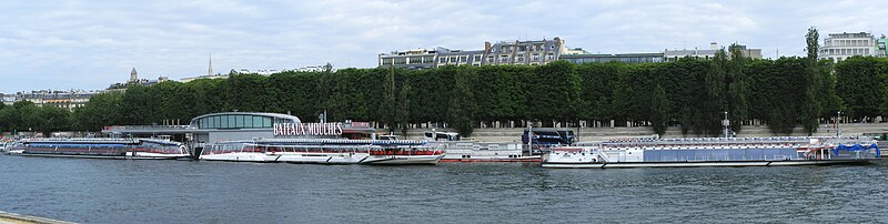 File:France Paris Bateaux Mouches 2011-05-08.jpg