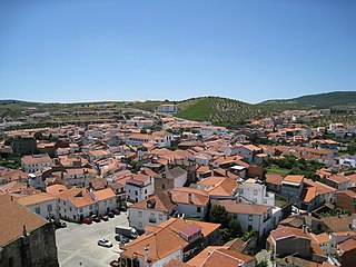 <span class="mw-page-title-main">Freixo de Espada à Cinta</span> Municipality in Norte, Portugal