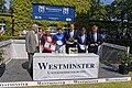 Von links nach rechts: Präsident von Deutscher Galopp Michael Vesper, Regierende Bürgermeisterin Franziska Giffey, Jockey James Doyle, Westminster-Chef Marian Ziburske, Vertreter des Besitzers Godolphin, Rennbahn-Besitzer Gerhard Schöningh