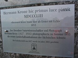 Placa en honor a Krone en Bastei