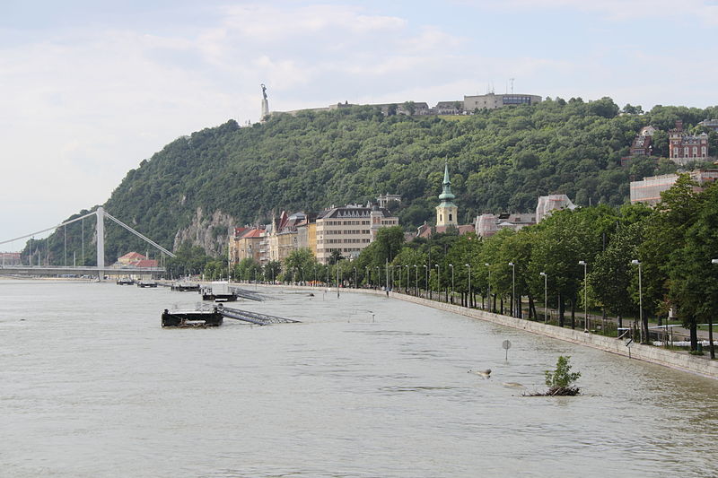 File:Gellért Hill above the water.JPG