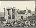 Gezicht op het Erechtheion met poort en kariatiden op de Akropolis in Athene Erectheion et Caryatides, Belle Porte (titel op object), RP-F-F01148-CE.jpg