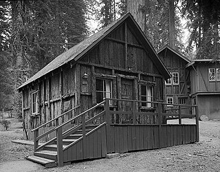 <span class="mw-page-title-main">Giant Forest Lodge Historic District</span> Historic district in California, United States