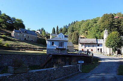 Grandsaigne au bord de la Corrèze de Pradines.