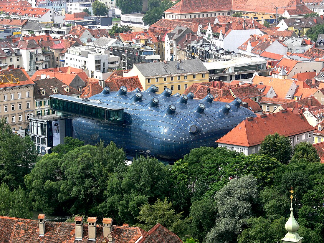 File:Graz Kunsthaus vom Schlossberg.jpg