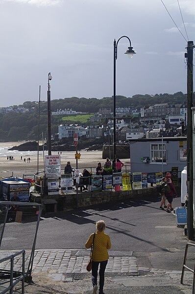 File:Harbour view from Church Place, St Ives, Cornwall - October 2021.jpg