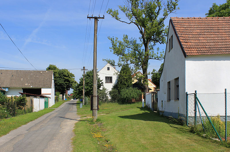 File:Hatín, Stajka, middle part.jpg