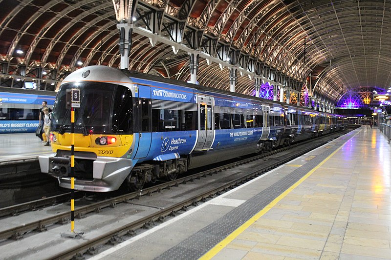 File:Heathrow Express 332007 at Paddington.jpg