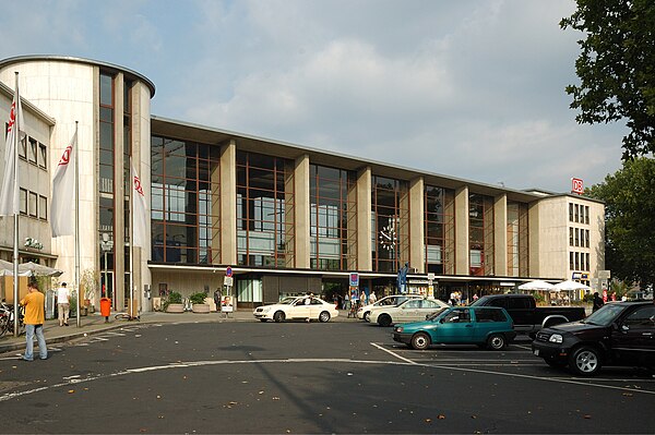 East facade of the station main building in Willy-Brandt-Platz