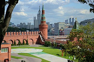 Kremlin Ta’ Moska: Storja, Sit ta Wirt Dinji, Binjiet