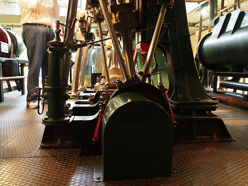 File:Henrichenburg old boat lift 09.jpg