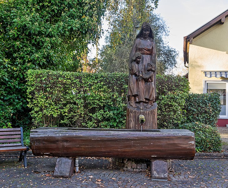 File:Holzbrunnen (Kirchzarten) jm27313.jpg