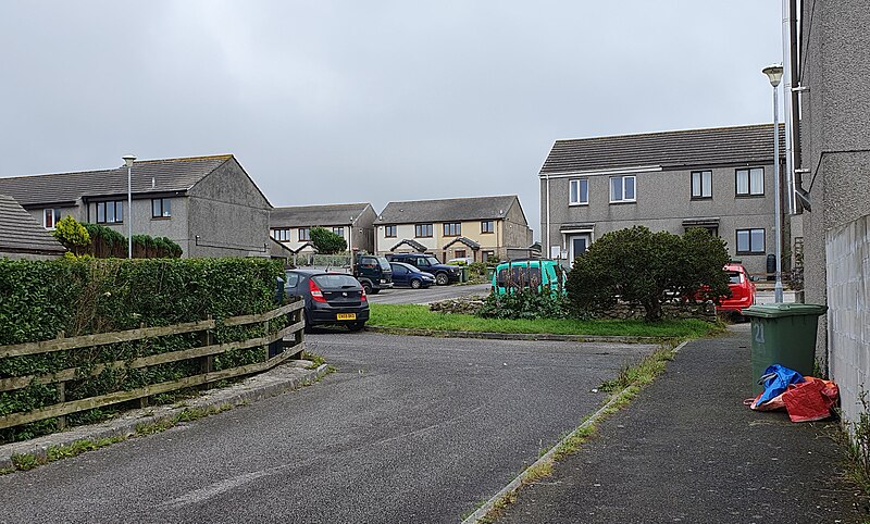 File:Houses on the Talveneth estate, Pendeen, Cornwall - July 2023 (1).jpg