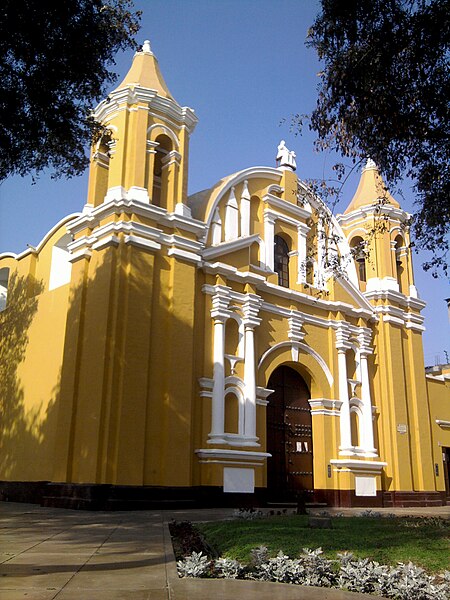 File:Iglesia trujillo.JPG