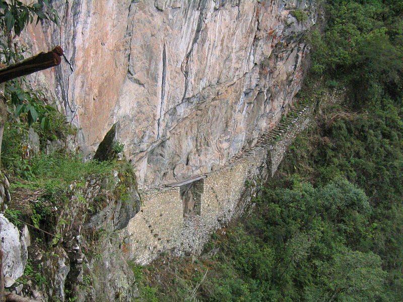 File:Inca Bridge, Machu Picchu.jpg