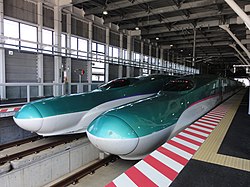 JRH H5 H2 JRE E5 U14 Shin-Hakodate-Hokuto Station north 20160406.jpg