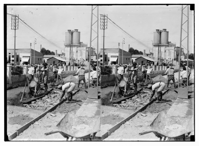 File:Jewish colonies and settlements. Tel Aviv. Constructing a street LOC matpc.05834.tif