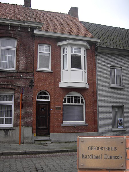 File:Kanegem (Tielt) - geboortehuis kardinaal Godfried Danneels.jpg