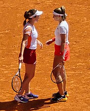 Karolína Muchová and Linda Nosková.